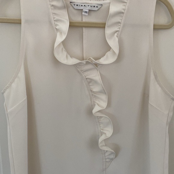 Trina Turk Ruffle Collar Sleeveless Blouse. Size Medium - Picture 4 of 6